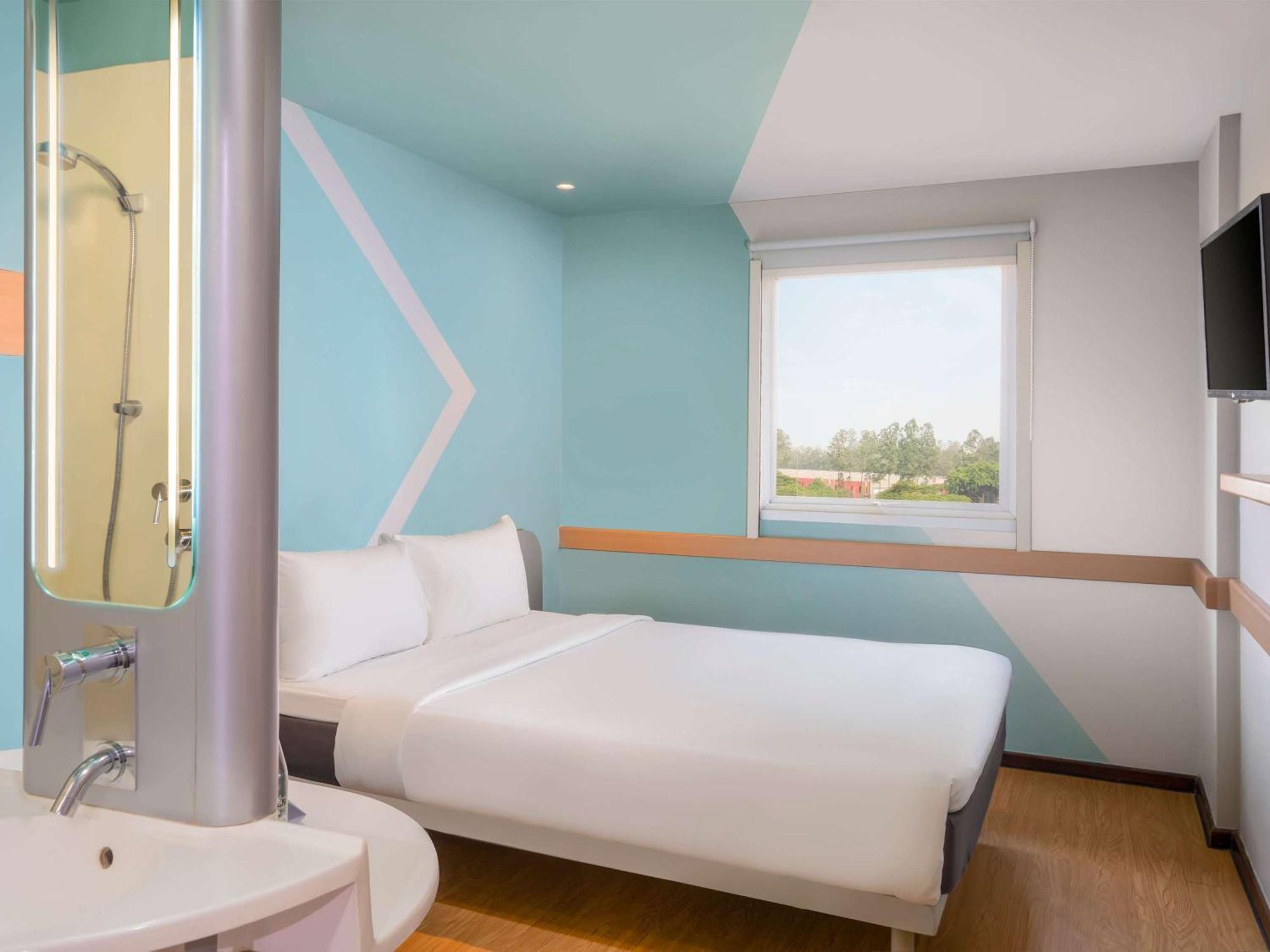 Ibis Budget Jakarta Airport Tangerang Exterior photo